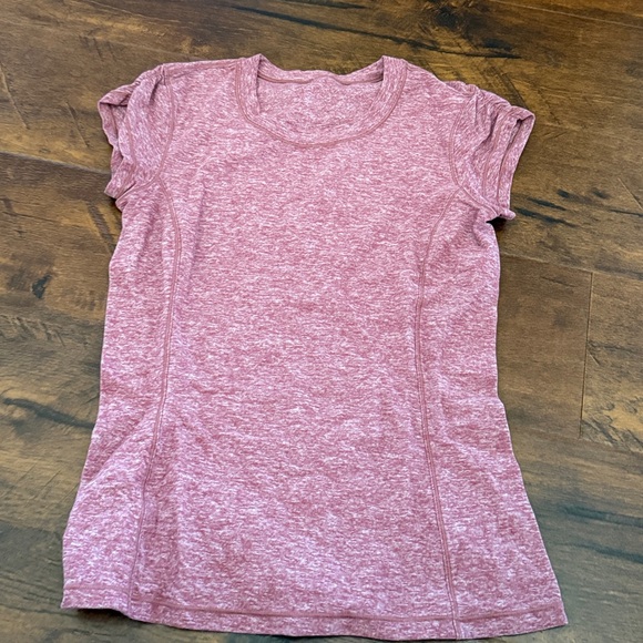 lululemon athletica Pink Short Sleeve Tee - Picture 1 of 2